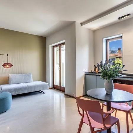 Апартаменти Wonder Suite With Balcony Walk To Sorrento Downtown By Feeling Italy *